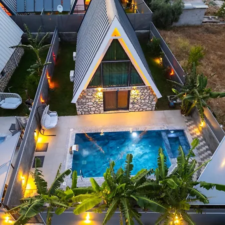Ada Villa